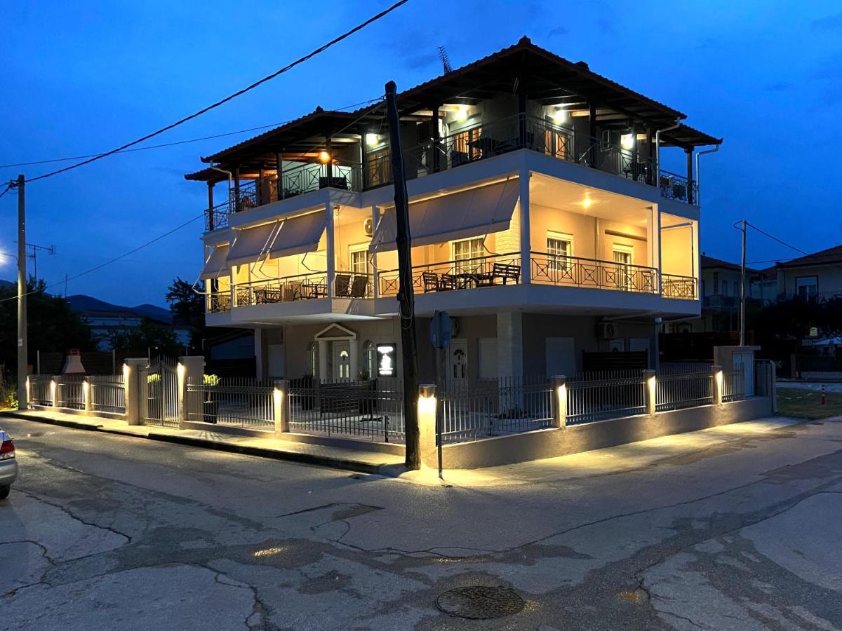 Posidonia Resort No5 เนอาวรัสนา ภายนอก รูปภาพ
