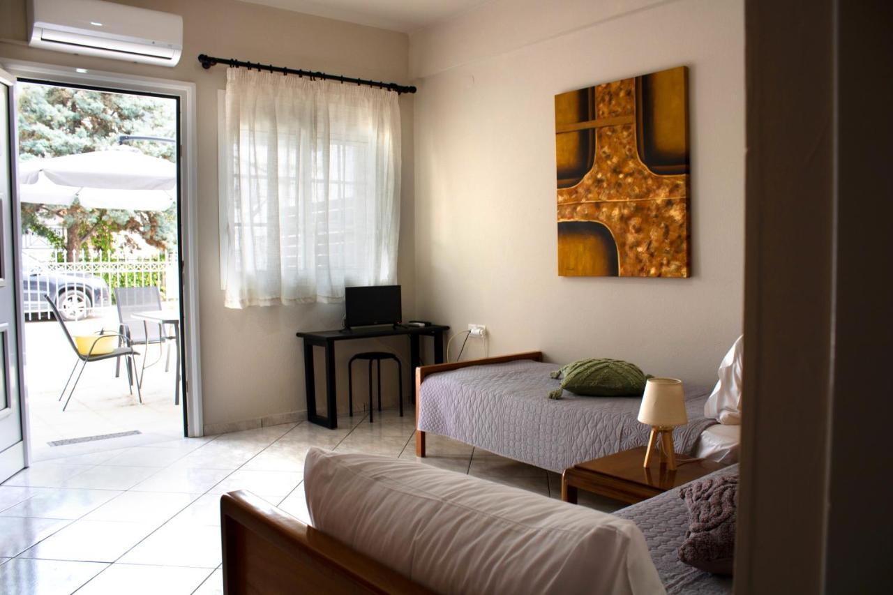 Posidonia Resort No5 เนอาวรัสนา ภายนอก รูปภาพ