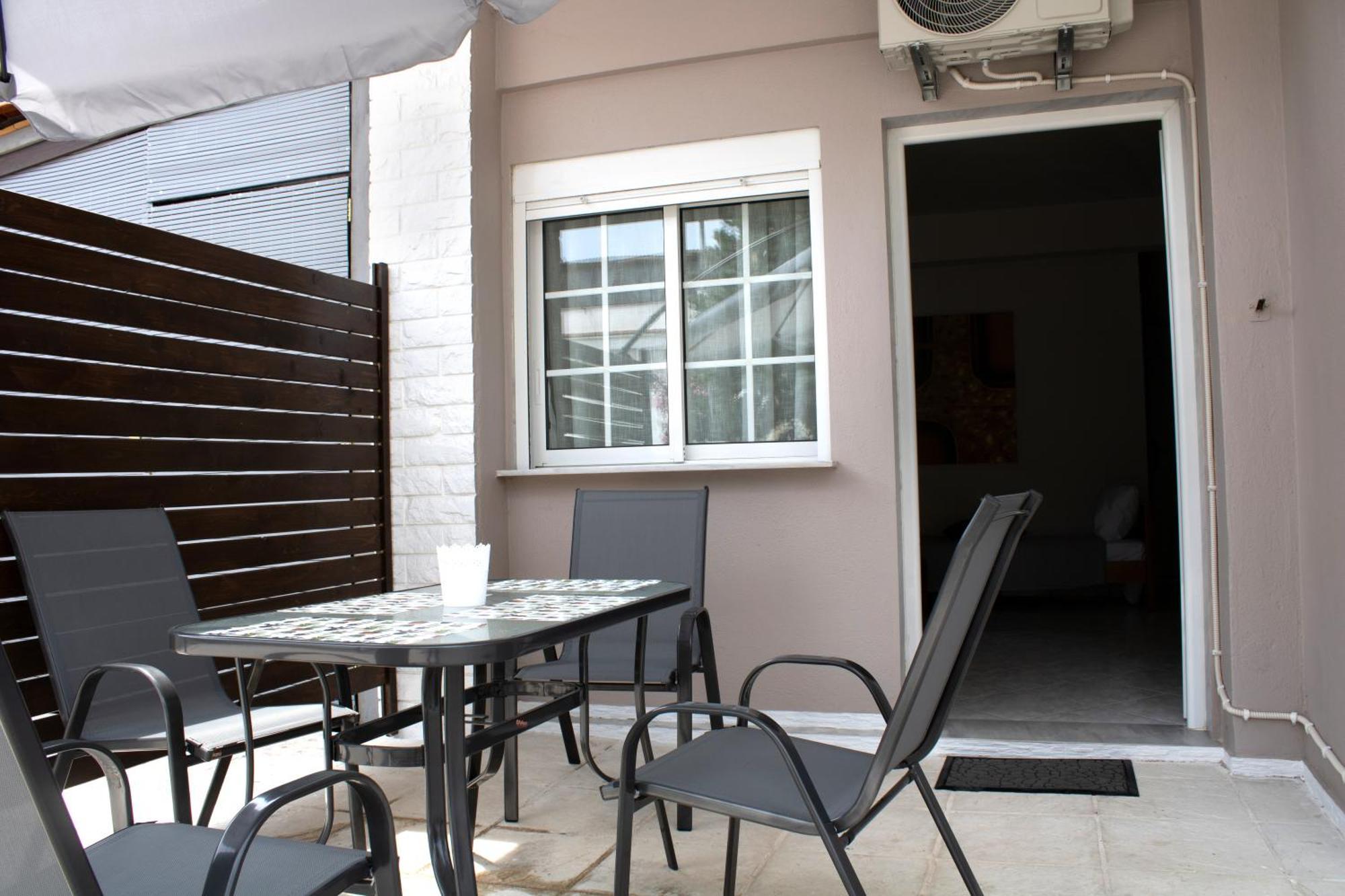Posidonia Resort No5 เนอาวรัสนา ภายนอก รูปภาพ